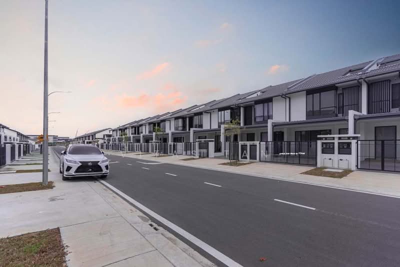 Rumah Teres 2 Tingkat untuk Dijual di Bandar Bukit Raja (Klang) - Vitas Tan - Exterior - PropertyGuru.com.my