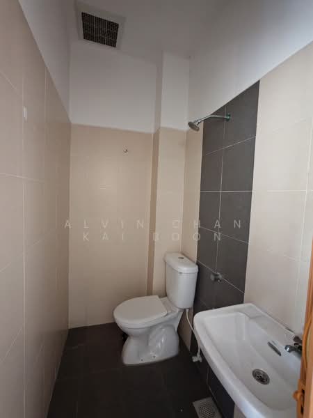 Rumah Bandar untuk Disewa di Taman Kasa Heights (Alor Gajah) - Alvin Chan Kai Boon - Bathroom - PropertyGuru.com.my