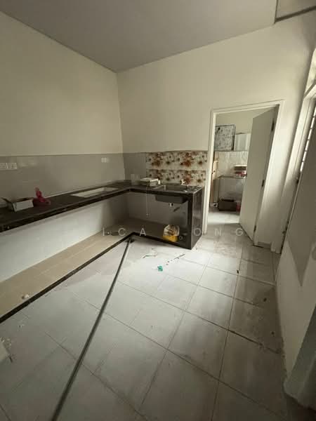 Terraced House for Sale in Bandar Dato Onn (Tebrau) - Erica Jong - Kitchen - PropertyGuru.com.my