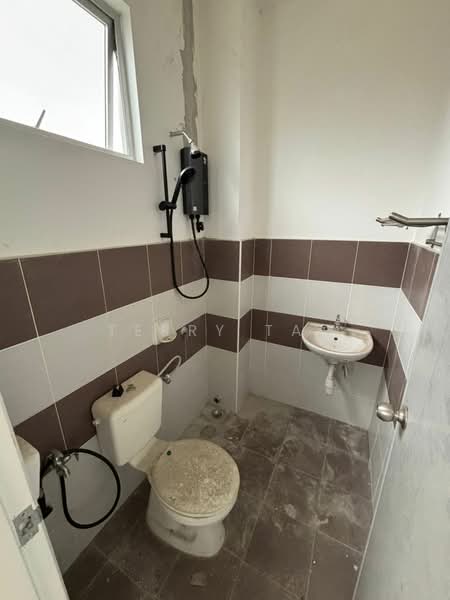 Cluster House for Sale in Taman Dato Onn (Johor Bahru) - Terry Tan - Bathroom - PropertyGuru.com.my