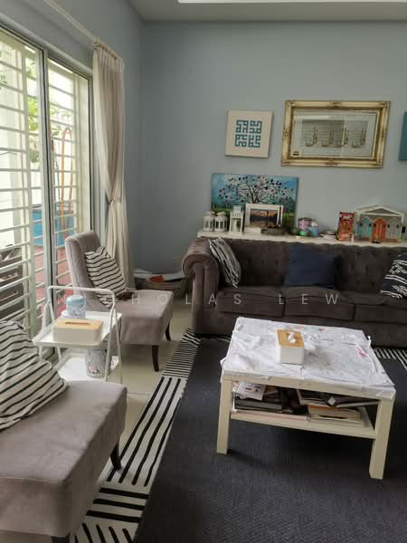 Rumah Bandar untuk Dijual di Taman Bukit Serdang (Seri Kembangan) - Nicholas Lew - Living Room - PropertyGuru.com.my