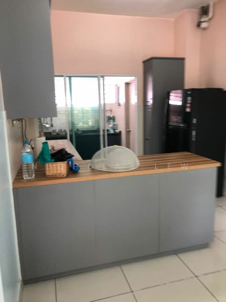 Rumah Bandar untuk Dijual di Taman Bukit Serdang (Seri Kembangan) - Nicholas Lew - Kitchen - PropertyGuru.com.my