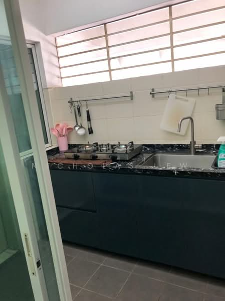 Rumah Bandar untuk Dijual di Taman Bukit Serdang (Seri Kembangan) - Nicholas Lew - Kitchen - PropertyGuru.com.my