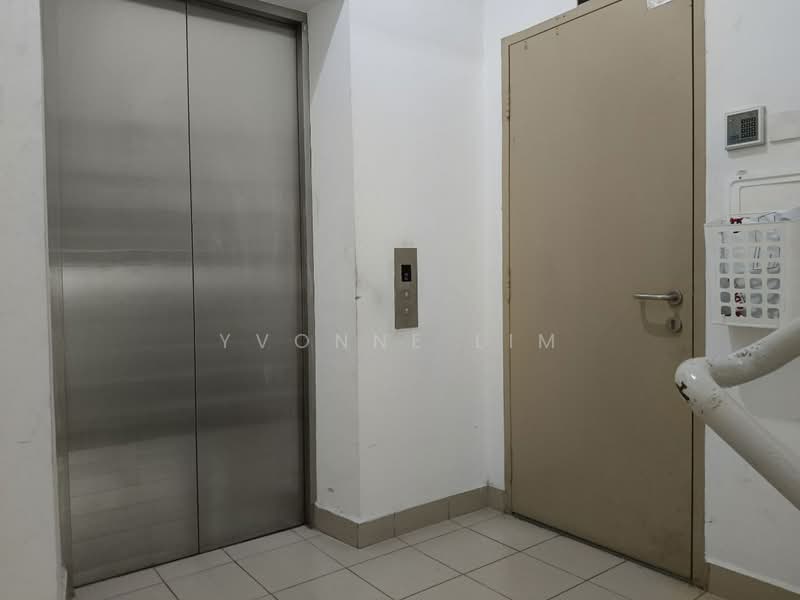 Kedai / Pejabat untuk Dijual di Taman Mount Austin (Tebrau) - Yvonne Lim - Corridor - PropertyGuru.com.my