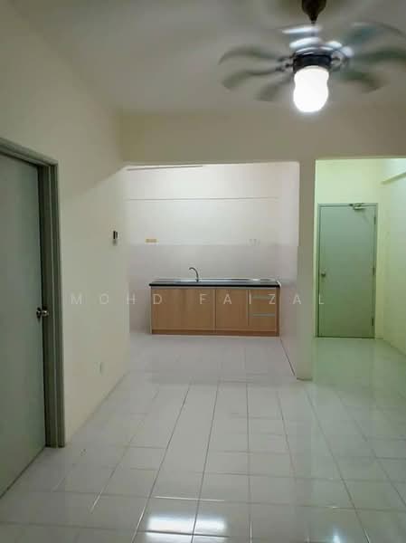 Kondominium untuk Dijual di Desa Pelangi Condominium - Mohd Faizal - Kitchen - PropertyGuru.com.my
