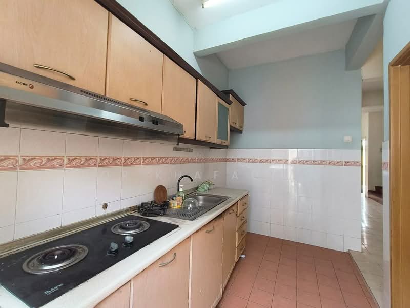 Rumah Teres 2 Tingkat untuk Dijual di Seksyen 32, Kemuning Green Ville (Shah Alam) - Nor Khafadzah - Kitchen - PropertyGuru.com.my