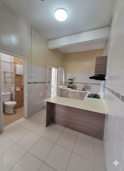 2-storey Terraced House for Sale in Bandar Saujana Putra (Tanjong Duabelas) - ALAN LEONG - Kitchen - PropertyGuru.com.my