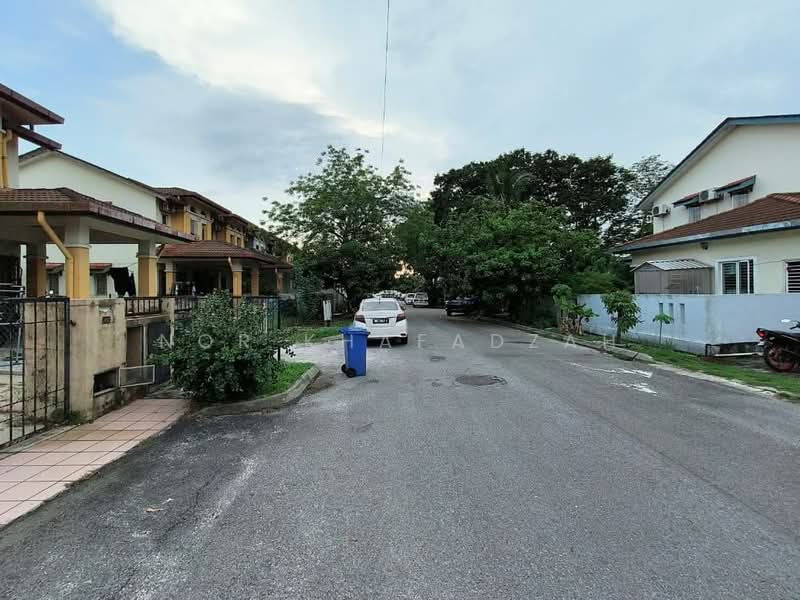 Rumah Teres untuk Dijual di Seksyen 32, Kemuning Green Ville (Shah Alam) - Nor Khafadzah - Exterior - PropertyGuru.com.my
