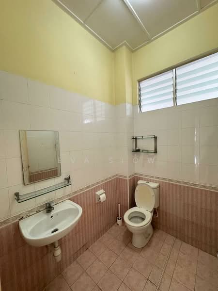 Rumah Teres 1 Tingkat untuk Dijual di Skudai (Johor) - Eva Siow - Bathroom - PropertyGuru.com.my