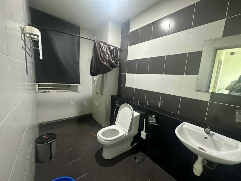 Apartment for Rent at Austin Regency (Pangsapuri Austin Perdana) - Mavis Hew - Bathroom - PropertyGuru.com.my