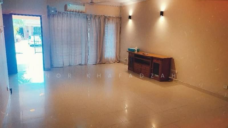 Terraced House for Sale in Bukit Jelutong (Shah Alam) - Nor Khafadzah - Living Room - PropertyGuru.com.my
