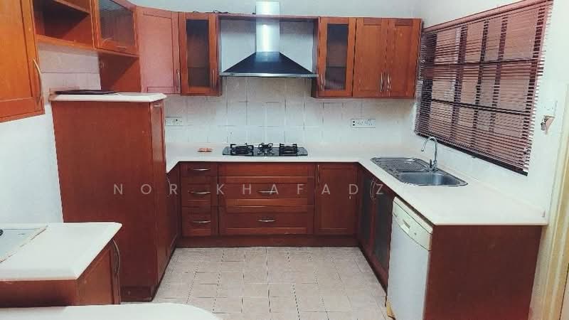 Terraced House for Sale in Bukit Jelutong (Shah Alam) - Nor Khafadzah - Kitchen - PropertyGuru.com.my