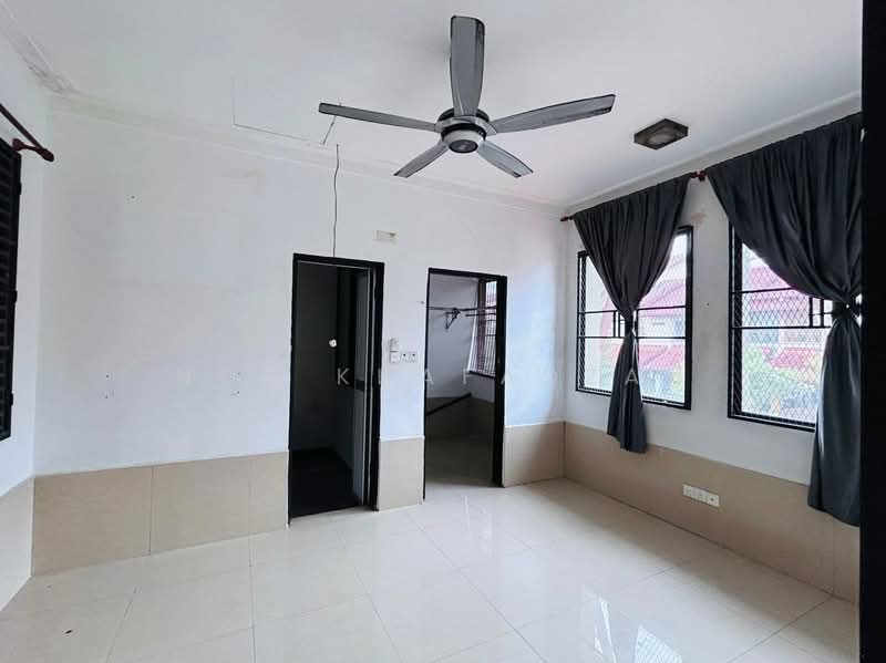 2-storey Terraced House for Sale in Bukit Jelutong (Shah Alam) - Nor Khafadzah - Interior - PropertyGuru.com.my