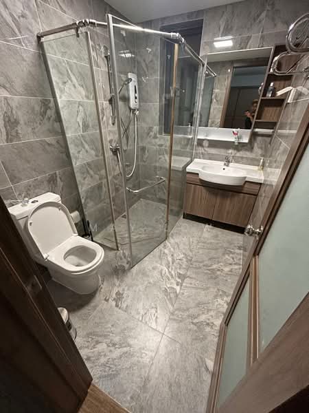 Twin Villa for Rent in Forest City (Gelang Patah) - May Low - forest-city-golf-villa-bathroom.jpg - PropertyGuru.com.my