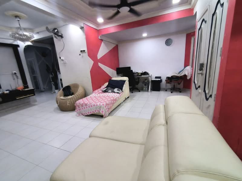 2-storey Terraced House for Sale in Taman Scientex Pasir Gudang (Pasir Gudang) - Jessica Boey - Living Room - PropertyGuru.com.my
