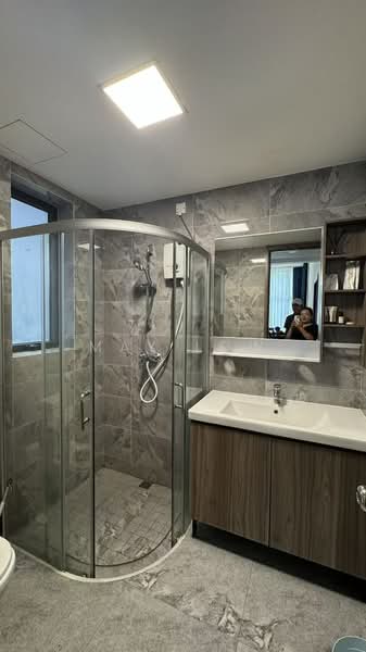 Twin Villa for Rent in Forest City (Gelang Patah) - May Low - forest-city-golf-villa-bath-room.jpg - PropertyGuru.com.my