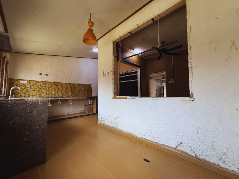 1-storey Terraced House for Sale in Kampung Mengabang Lekor (Batu Rakit) - Alias Bin Mohamad - PropertyGuru.com.my