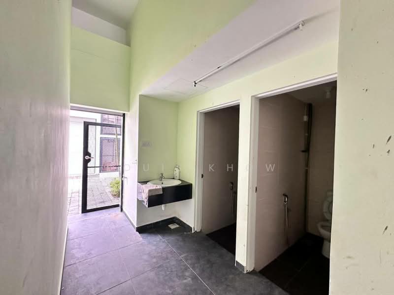Kedai untuk Disewa di Iskandar Puteri (Nusajaya) (Johor) - Louis Khow - Bathroom - PropertyGuru.com.my