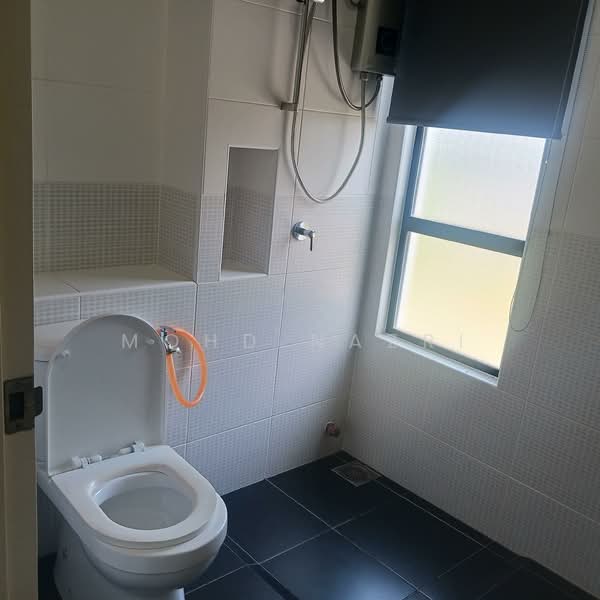 Rumah Teres untuk Dijual di Kota Masai (Pasir Gudang) - Mohd Nazri - Bathroom - PropertyGuru.com.my
