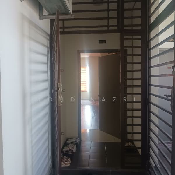 Pangsapuri untuk Dijual di Zennith Suites (Pangsapuri Kebun Teh) - Mohd Nazri - Entrance - PropertyGuru.com.my