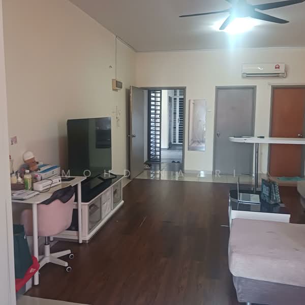 Pangsapuri untuk Dijual di Zennith Suites (Pangsapuri Kebun Teh) - Mohd Nazri - Living Room - PropertyGuru.com.my