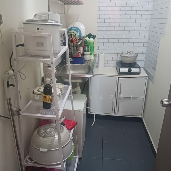 Pangsapuri untuk Dijual di Zennith Suites (Pangsapuri Kebun Teh) - Mohd Nazri - Kitchen - PropertyGuru.com.my