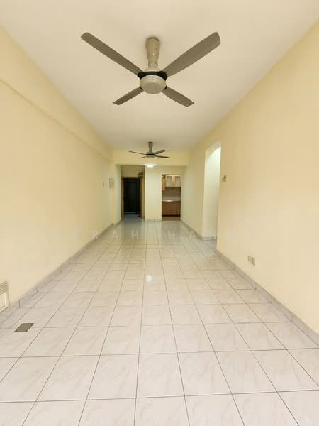 Kondominium untuk Dijual di Bayu Tasik 1 - Farah Hanan - Living Room - PropertyGuru.com.my