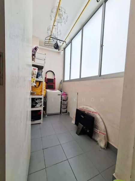 Pangsapuri untuk Dijual di Idaman Residence - Louis Khow - Balcony - PropertyGuru.com.my