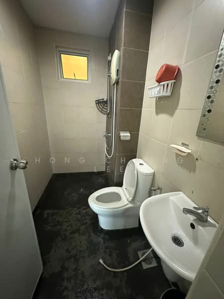 Servis Apartment untuk Disewa di Pangsapuri Tanah Emas (Golden Sands) - Hong Charng Lee - Bathroom - PropertyGuru.com.my