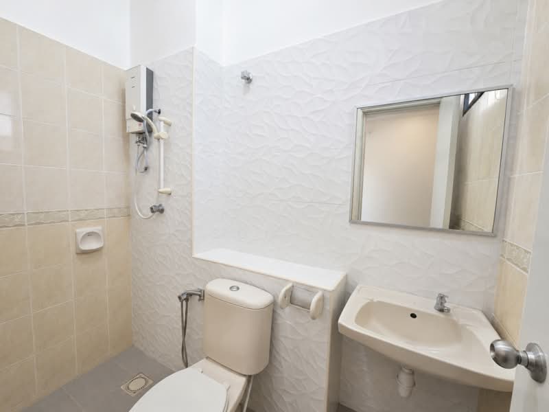 Rumah Teres 2 Tingkat untuk Dijual di Putra Permai (Subang Jaya) - Jason Ooi - Bathroom - PropertyGuru.com.my