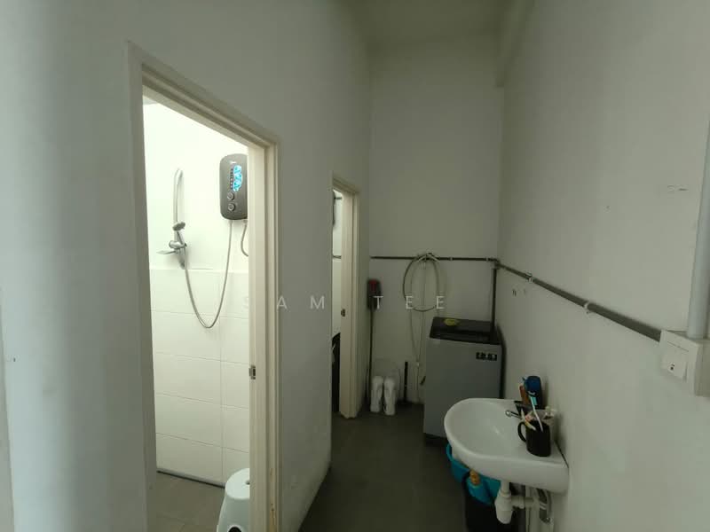 Kedai / Pejabat untuk Disewa di Eco Botanic (Iskandar Puteri (Nusajaya)) - Sam Tee - Bathroom - PropertyGuru.com.my