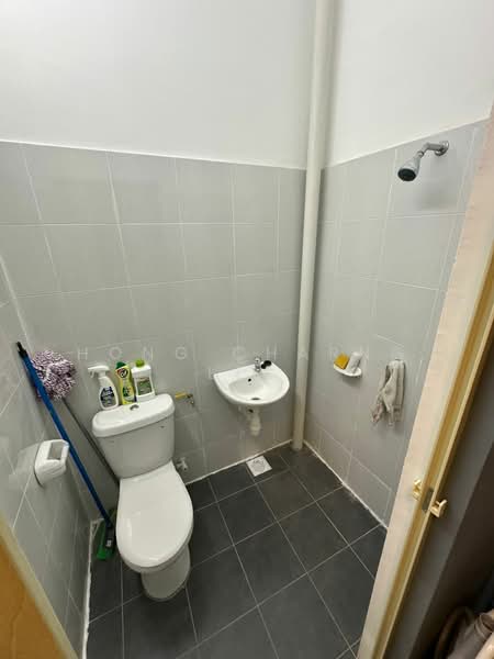 Terraced House for Rent in Skudai (Johor) - Hong Charng Lee - Bathroom - PropertyGuru.com.my