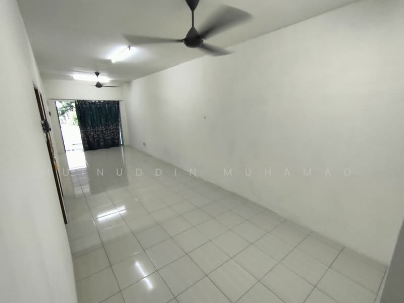Rumah Teres 1 Tingkat untuk Dijual di Sitiawan (Perak) - Muinuddin Muhamad - Living Room - PropertyGuru.com.my