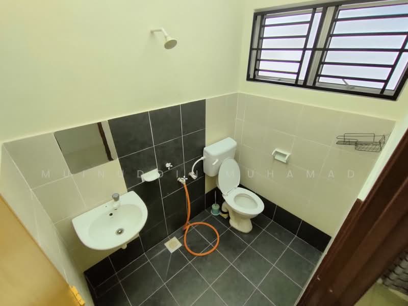 Rumah Teres 1 Tingkat untuk Dijual di Sitiawan (Perak) - Muinuddin Muhamad - Bathroom - PropertyGuru.com.my
