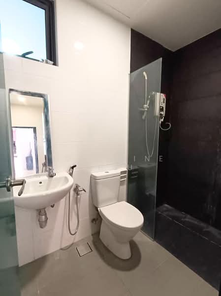 Service Residence for Sale at Utropolis Suites 1 - Josephine Chou - Bathroom - PropertyGuru.com.my