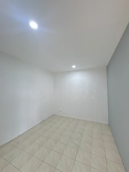 Pangsapuri untuk Dijual di Lakeview Apartments - Zawana BT Zaidi Ana - Interior - PropertyGuru.com.my