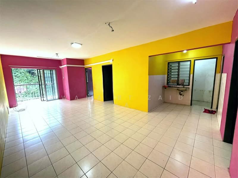 Apartment for Sale at Lakeview Apartments - Zawana BT Zaidi Ana - Living Room - PropertyGuru.com.my