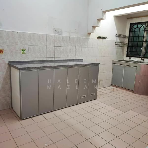 Rumah Teres 2 Tingkat untuk Disewa di Seksyen 8 (Bangi) - Haleem Mazlan - Kitchen - PropertyGuru.com.my