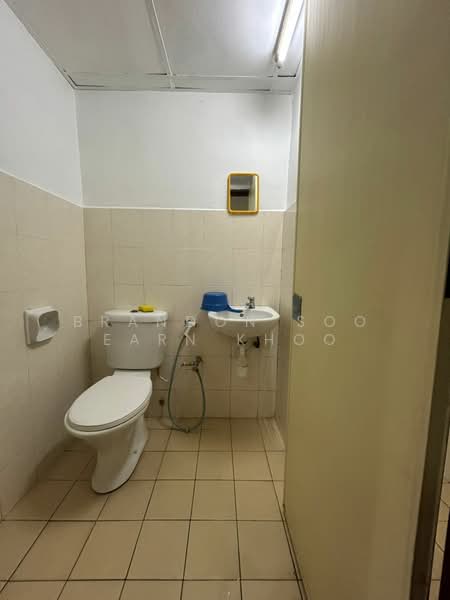 Apartment for Sale at Bayu Puteri - Brandon Soo Earn Khoo - Bathroom - PropertyGuru.com.my