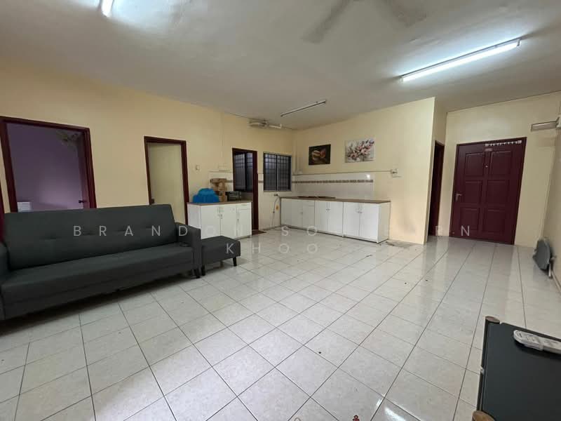 Apartment for Sale at Bayu Puteri - Brandon Soo Earn Khoo - Living Room - PropertyGuru.com.my
