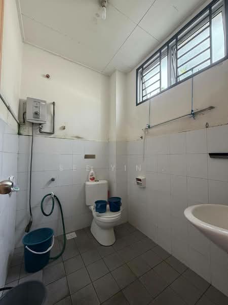 Rumah Teres untuk Dijual di Taman Mutiara Rini (Skudai) - See Yin . - Bathroom - PropertyGuru.com.my