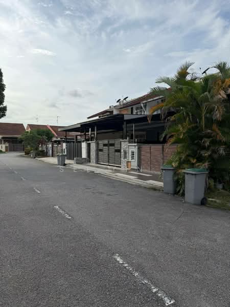 Rumah Teres untuk Dijual di Taman Mutiara Rini (Skudai) - See Yin . - Exterior - PropertyGuru.com.my