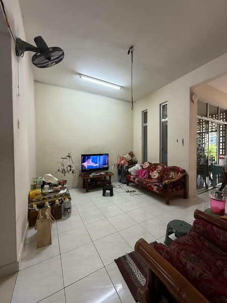 Rumah Teres untuk Dijual di Taman Mutiara Rini (Skudai) - See Yin . - Living Room - PropertyGuru.com.my