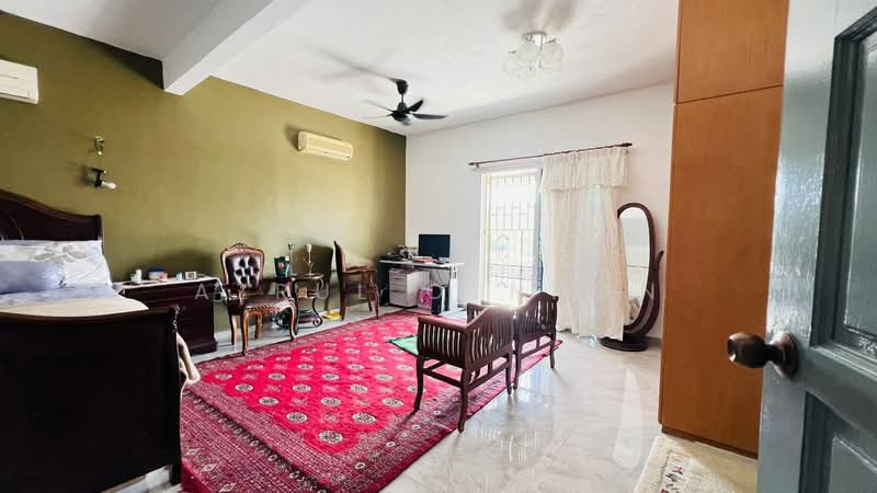 Semi-Detached House for Sale in Taman Rasah Kemayan (Rasah) - Azrul Othman - Bedroom - PropertyGuru.com.my