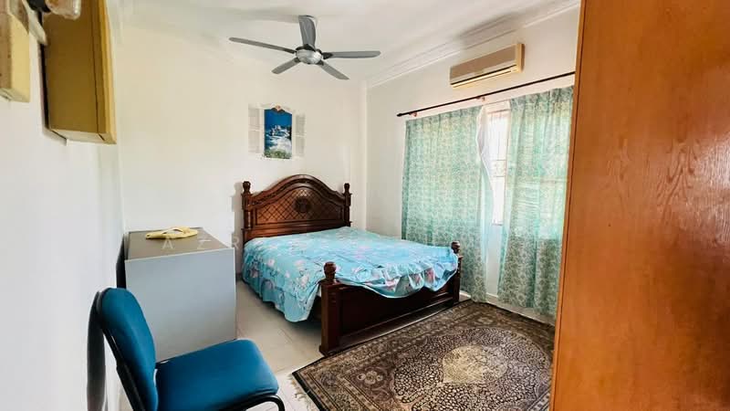 Semi-Detached House for Sale in Taman Rasah Kemayan (Rasah) - Azrul Othman - Bedroom - PropertyGuru.com.my