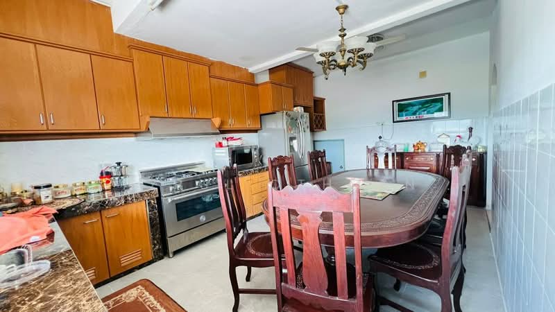 Semi-Detached House for Sale in Taman Rasah Kemayan (Rasah) - Azrul Othman - Kitchen - PropertyGuru.com.my