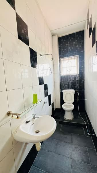 Semi-Detached House for Sale in Taman Rasah Kemayan (Rasah) - Azrul Othman - Bathroom - PropertyGuru.com.my