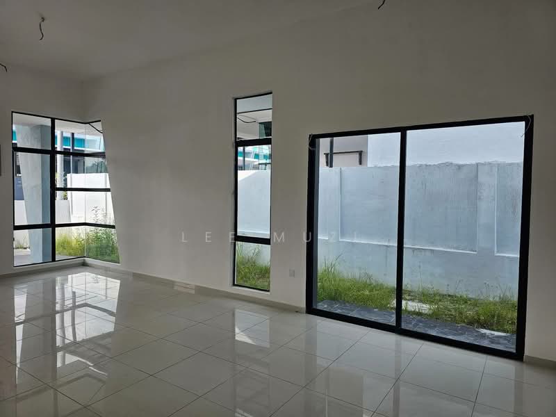 Rumah Berkembar untuk Dijual di Bandar Lahat Mines (Lahat) - Lee Muzi - Living Room - PropertyGuru.com.my