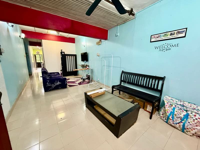 1-storey Terraced House for Sale in Bandar Baru Bangi (Selangor) - Maizura binti Mohd Darus - Living Room - PropertyGuru.com.my