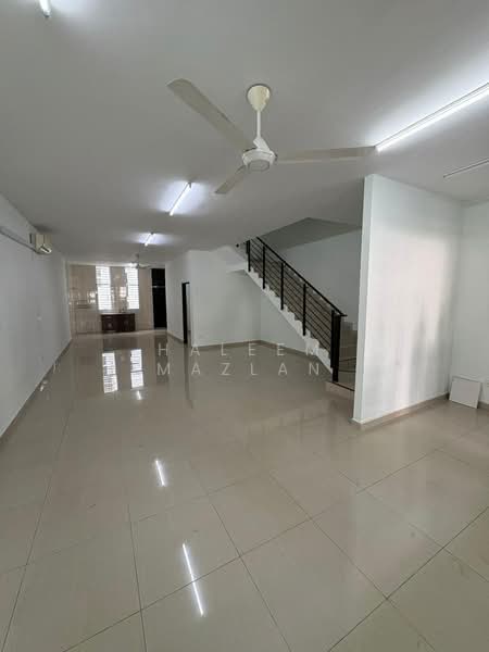 Rumah Teres 3 Tingkat untuk Disewa di Kajang (Selangor) - Halim Mazlan - Living Room - PropertyGuru.com.my